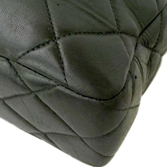 Chanel Black lambskin leather large Quilted Shoulder Bag with 24k Gold ptd Chain - Picture 6 of 16